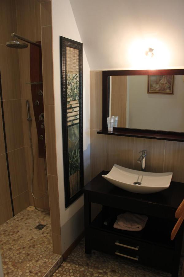Le Tivoli Apartment Монтиняк Екстериор снимка